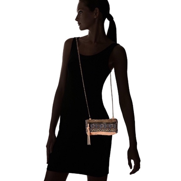 Geometric Print Zip Closure Chain Crossbody Bag - Picture 5 of 8